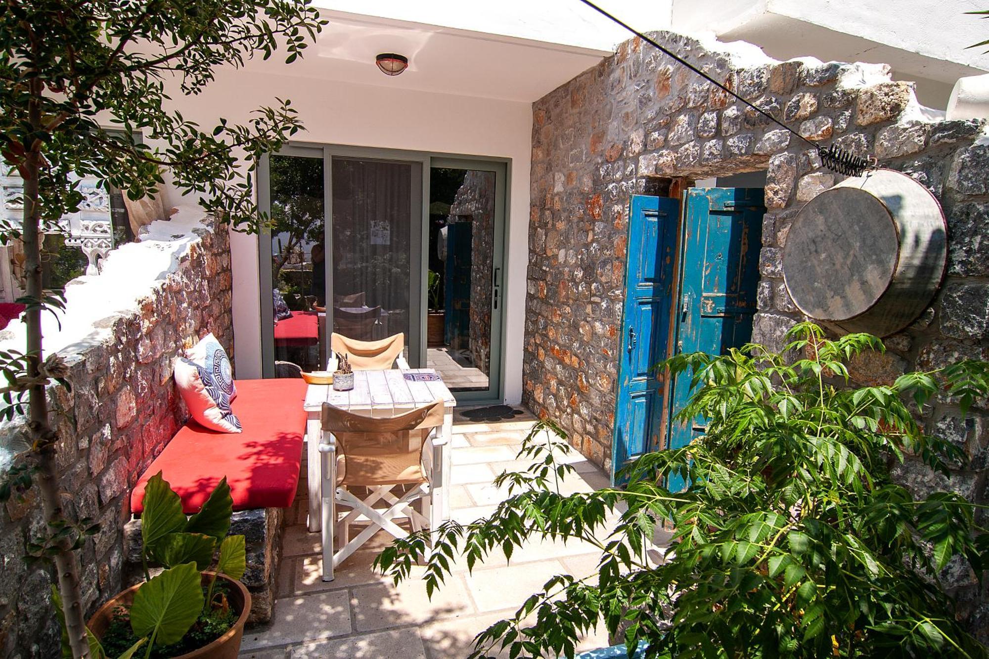 Pefkos Eye Apartament *